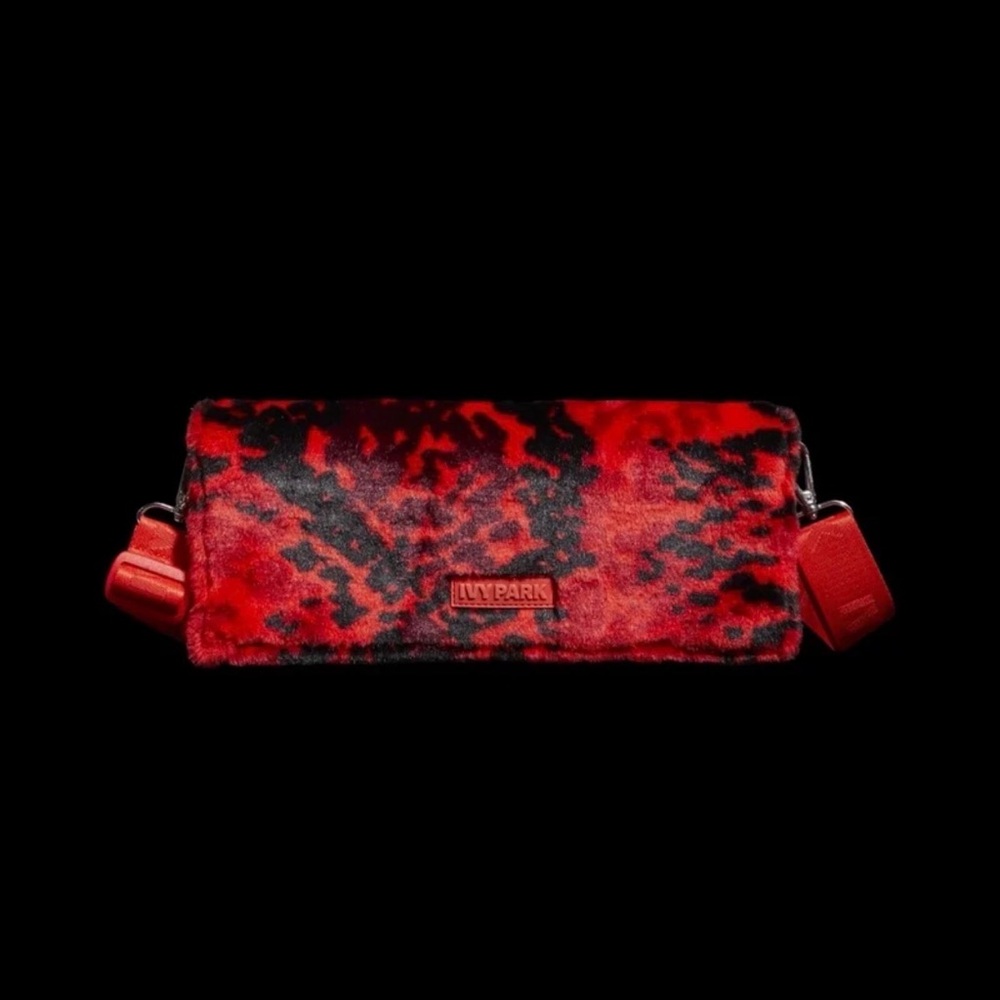 adidas Ivy Park PRINTED FAUX FUR ENVELOPE CLUTCH